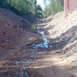 Vecinos denuncian falta de servicios y contaminación en Luján por aguas servidas