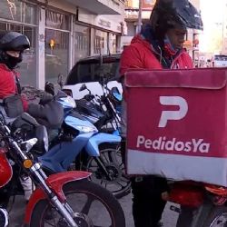 Crece el empleo en negro y los trabajadores informales ganan la mitad de los que están en blanco