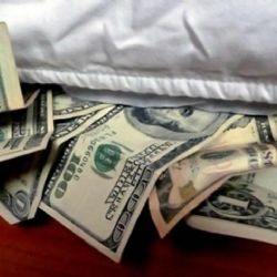 Los argentinos tienen depósitos y billetes por U$S 254.371 millones