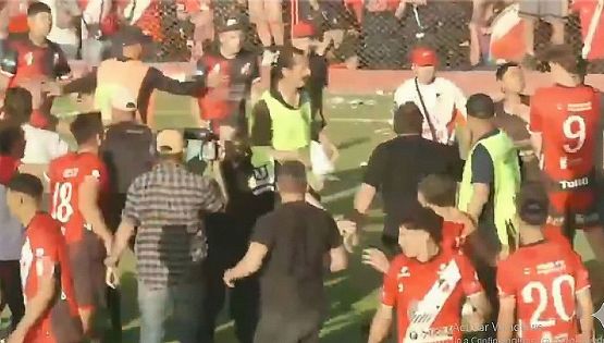 Lamentables incidentes tras la derrota de Maipú ante Colegiales