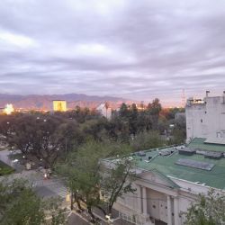 Cae la temperatura y podrían registrarse chaparrones