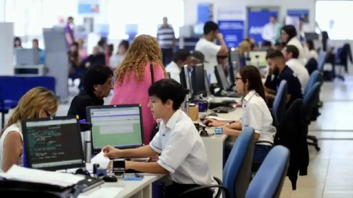 En octubre, el empleo público cayó 0,3% en Argentina 