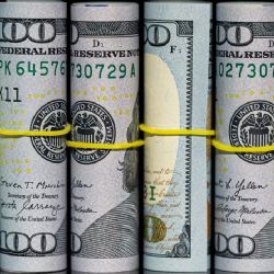 El dólar se dispara y acecha el límite de la banda