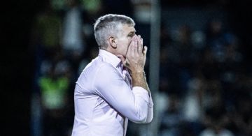 Martín Palermo asume como DT de Fortaleza