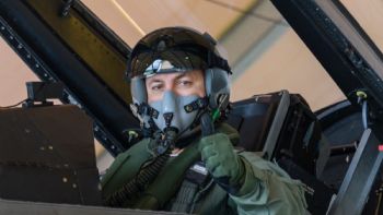 Denuncian a Luis Petri por la millonaria compra de un avión con graves fallas estructurales
