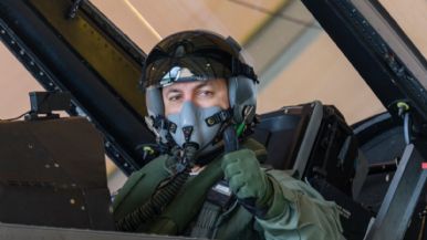 Foto iliustrativa de  Denuncian a Luis Petri por la millonaria compra de un avión con graves fallas estructurales