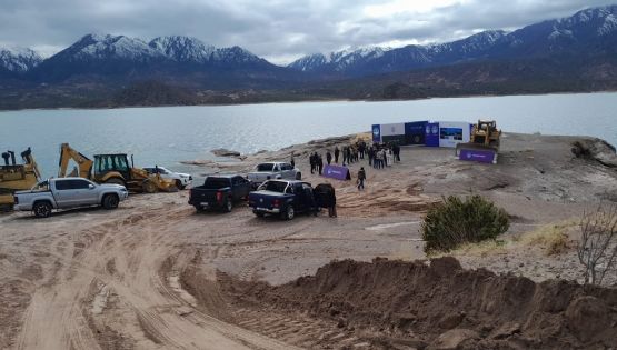 De prepo: el Gobierno le pasó topadora al club de Kitesurf para hacer un acto