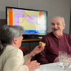 Una mujer le propuso casamiento a su compañero tras 57 años en pareja 