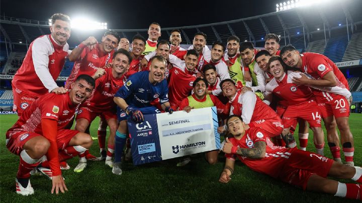 Argentinos Juniors venció a Lanús y es semifinalista