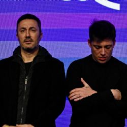 El ninguneo de Santiago Caputo a Luis Petri en pleno escenario