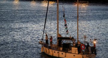 Un drone atacó un barco con ayuda alimentaria para Gaza