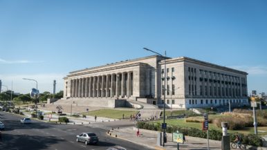 Foto iliustrativa de  El Gobierno exige a las universidades garantizar las clases y amenaza con revisar envío de fondos