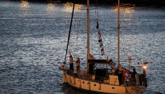 Un drone atacó un barco con ayuda alimentaria para Gaza