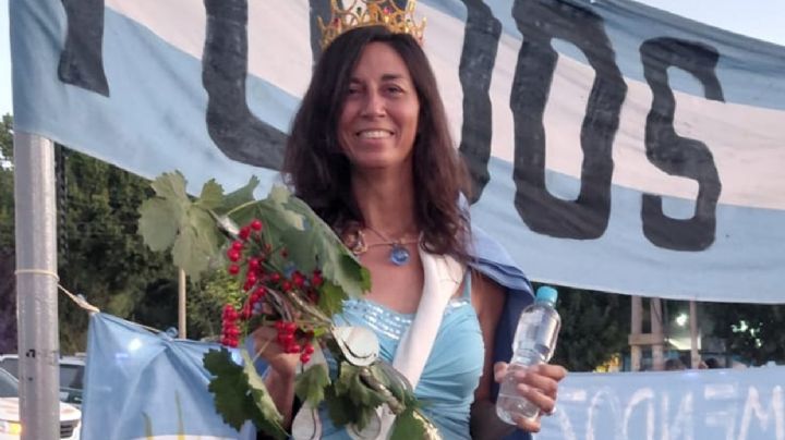 Una "reina" ambientalista repartió agua en la Vendimia de Uspallata