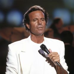 Denunciaron a Julio Iglesias por agresiones sexuales y abuso de poder