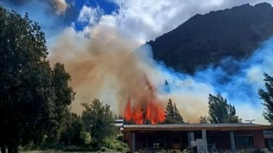 Foto iliustrativa de  El incendio en Puerto Patriada está contenido en un 100%