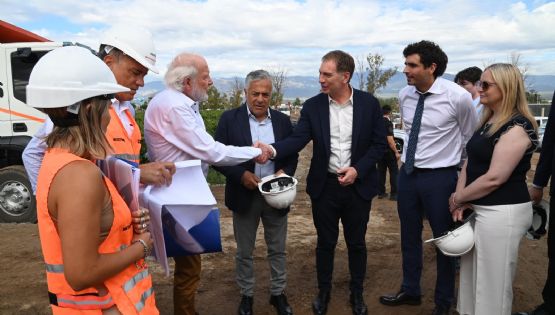 Diego Santilli recorrió las obras del Metrotranvía en el aeropuerto