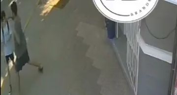 Un hombre le pegó una trompada a un niño desconocido en la calle