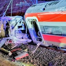 Ya son 39 los fallecidos y 152 los heridos por el choque de trenes en España