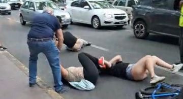 Video: violenta pelea callejera en pleno centro de Mendoza