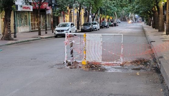 Alerta por un socavón en Ciudad: vecinos piden la reparación urgente