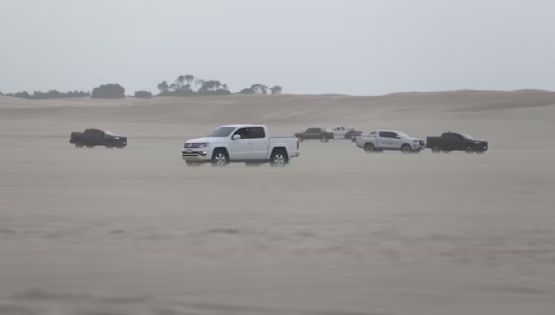 Turistas mendocinos volcaron en los médanos de Villa Gesell 