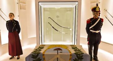 Investigadores de historia piden que se revise el traslado del sable corvo de San Martín