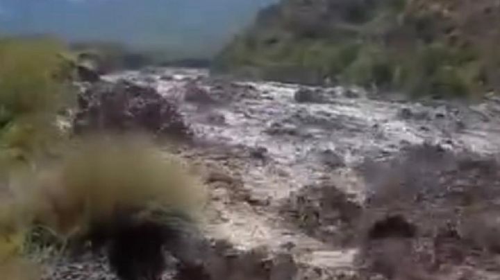 La impactante bajada de agua en el Cerro Arco en medio del temporal