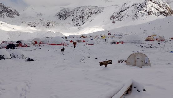 Así amaneció  Plaza de Mulas tras una intensa nevada en pleno verano