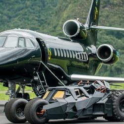 Neymar sorprendió al mostrar su réplica del Batimóvil de Nolan 