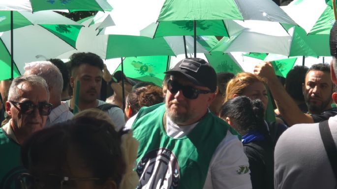 Paro y protesta frente a la Legislatura contra la reforma laboral