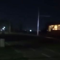 En penumbras y en peligro: vecinos de Godoy Cruz piden por la reparación de luminarias