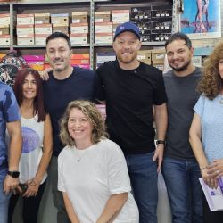 Luis Petri caminó Luján con Allasino y agitó el "mercado" electoral