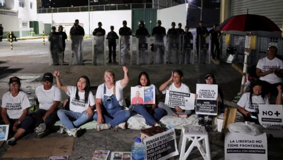 Venezuela: familiares de presos políticos cumplen 24 horas en huelga de hambre en Caracas
