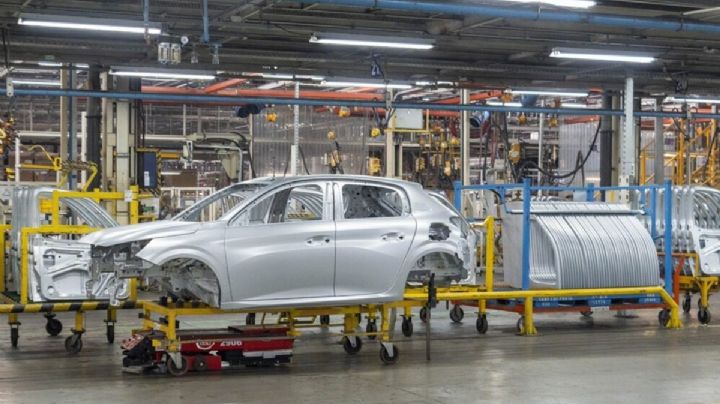 Una automotriz ofrece retiros voluntarios por la crisis