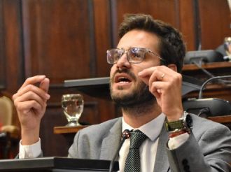 Tras el ausentismo de ayer, un diputado busca prohibir los desdoblamientos