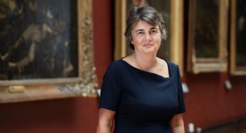 Renunció la directora del Museo del Louvre tras el robo de joyas de la corona