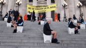 Foto ilustrativa de la nota titulada: Detienen a activistas que saltaron la reja del Congreso en contra de la reforma de la Ley de Glaciares