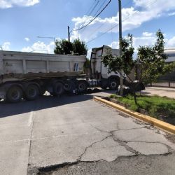 Un motociclista murió al chocar con un camión en el carril Rodríguez Peña 