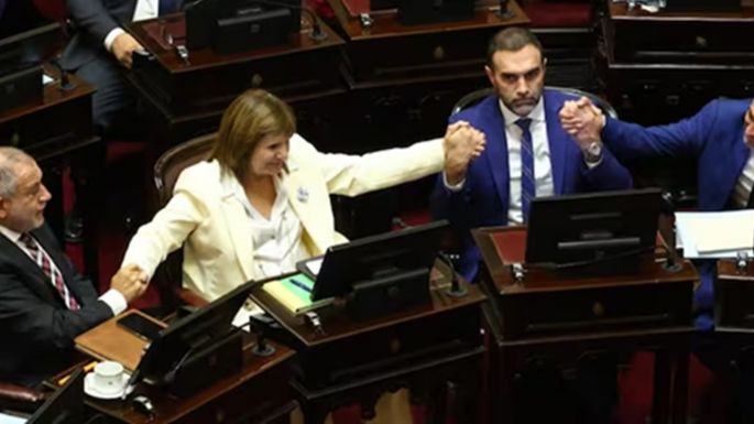 Gracias a la oposición dialoguista el Gobierno logró sancionar la reforma laboral