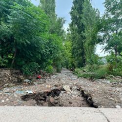 Tras las tormentas, vecinos de Luján aseguran que una calle quedó intransitable