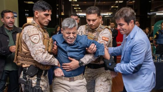 El ministro de Seguridad de Córdoba probó un guante eléctrico para reducir delincuentes 