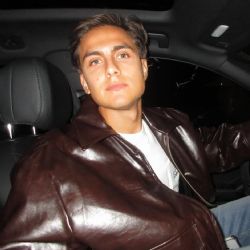 La tierna foto de Paulo Dybala junto a Gia, su hija recién nacida 