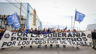 Foto iliustrativa de  La CGT y las dos CTA marchan contra de la Ley de Tierras 