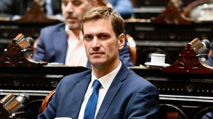 Un diputado del PRO compró un rifle de aire comprimido y lo recibió en el Congreso