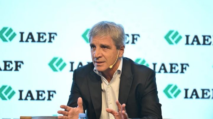 Caputo habló de la inflación de febrero: “No podemos forzar a la gente a tener pesos"