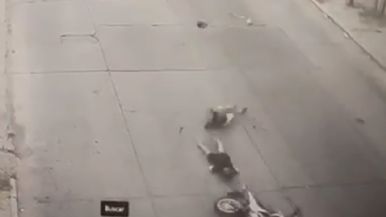 Foto iliustrativa de  Un motociclista murió degollado tras chocar con una soga que estaba atravesada en la calle