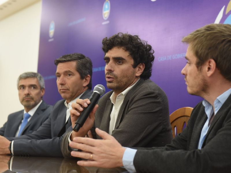 Dos funcionarios abandonan el Ministerio de Gobierno