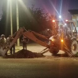 Desesperación, cortes e impotencia: así viven los vecinos inundados por líquidos cloacales