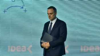 El Gobierno hará un “control de daños” tras las denuncias contra Adorni 